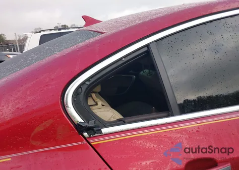 2013 Buick Regal Turbo - Premium 1 из США, поврежденный, VIN 2G4GS5EVXD9191394